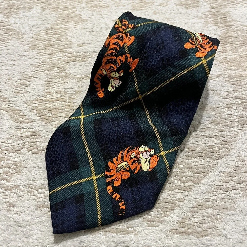 The‎ Disney Store Tigger Winnie The Pooh 100% Silk Tie